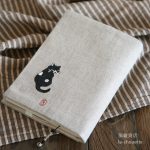 猫刺繍ブックカバー・しおり紐つき